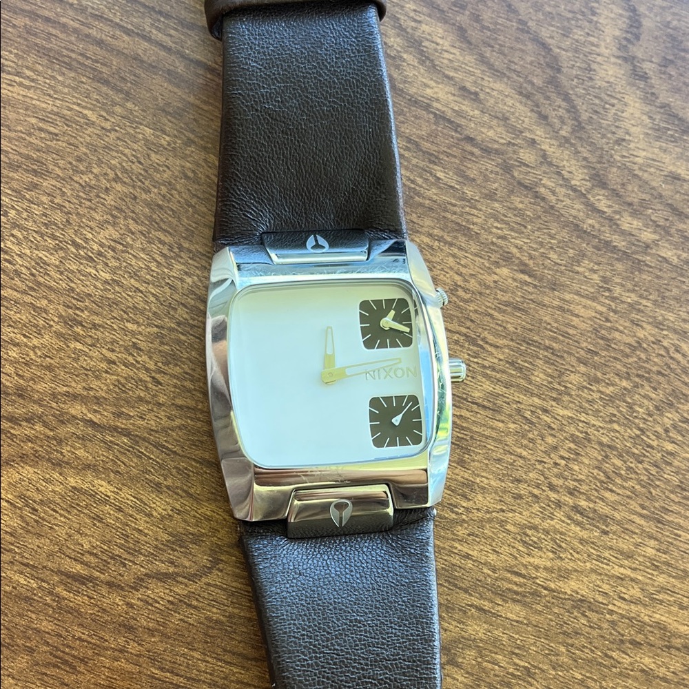 Nixon The Banks watch with brown leather strap